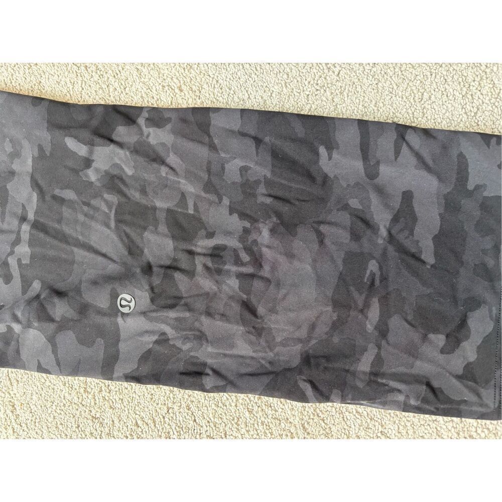 NWOT Lululemon Camo Keep Moving Pant 7/8 High-Rise l Camo Multi Grey, Sz 8 $128 - Picture 8 of 9